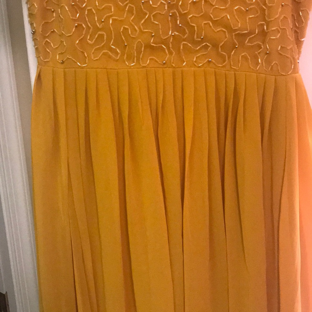 Long embellished beaded gown (yellow gold) - Picture 12 of 13